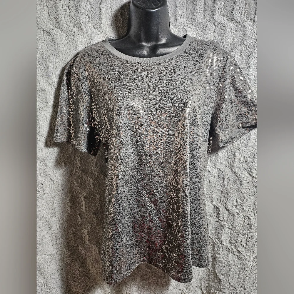 NWT DKNY Gray Scoop Neck Sequin T Shirt Large - Picture 2 of 7